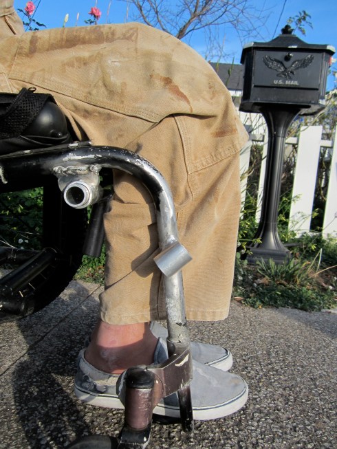 Four 2in tube sections were welded to the chair creating the attachment points. Two on this side, two on the other.