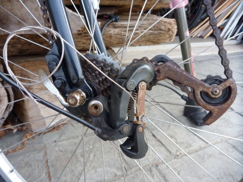 De-railer was easily tuned to drop chain onto all 7 gears.